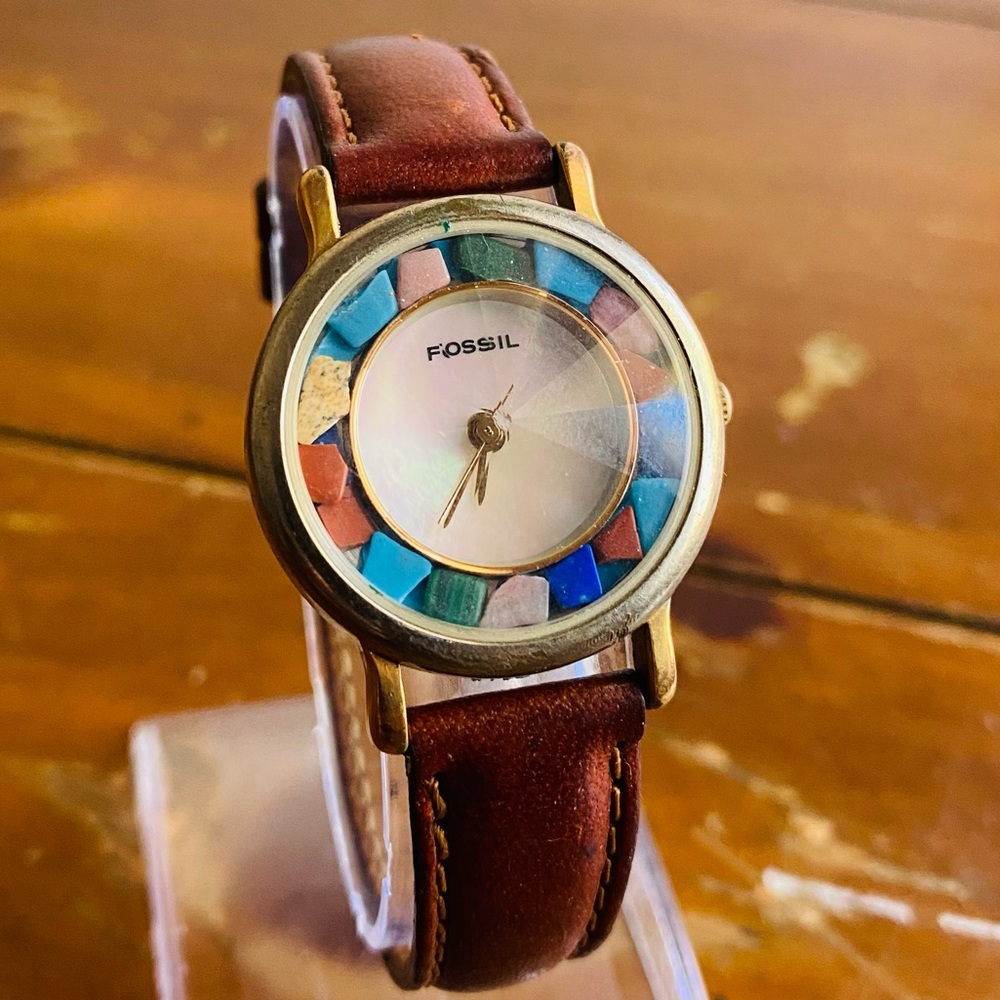 1994 RARE MULTI COLOR STONE MOTHER OF PEARL DIAL FOSSIL WATCH PC-7730 (002929)